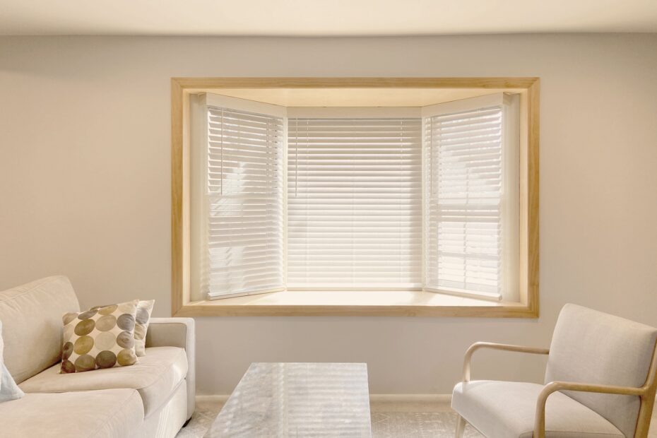 Bay window with cordless Hunter Douglas Parkland Natural Wood Blinds