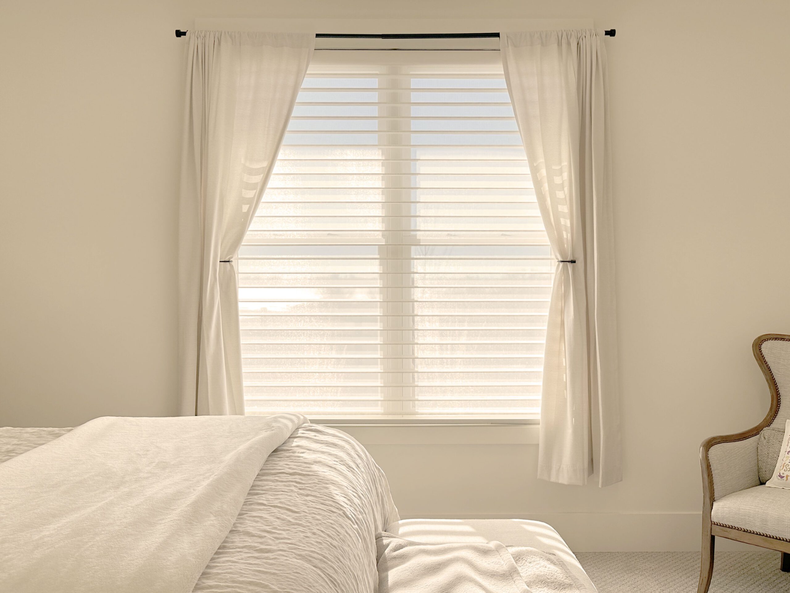 Hunter Douglas Nantucket Sheer Shades with PowerView Automation and light-filtering fabric installed in Boulder home