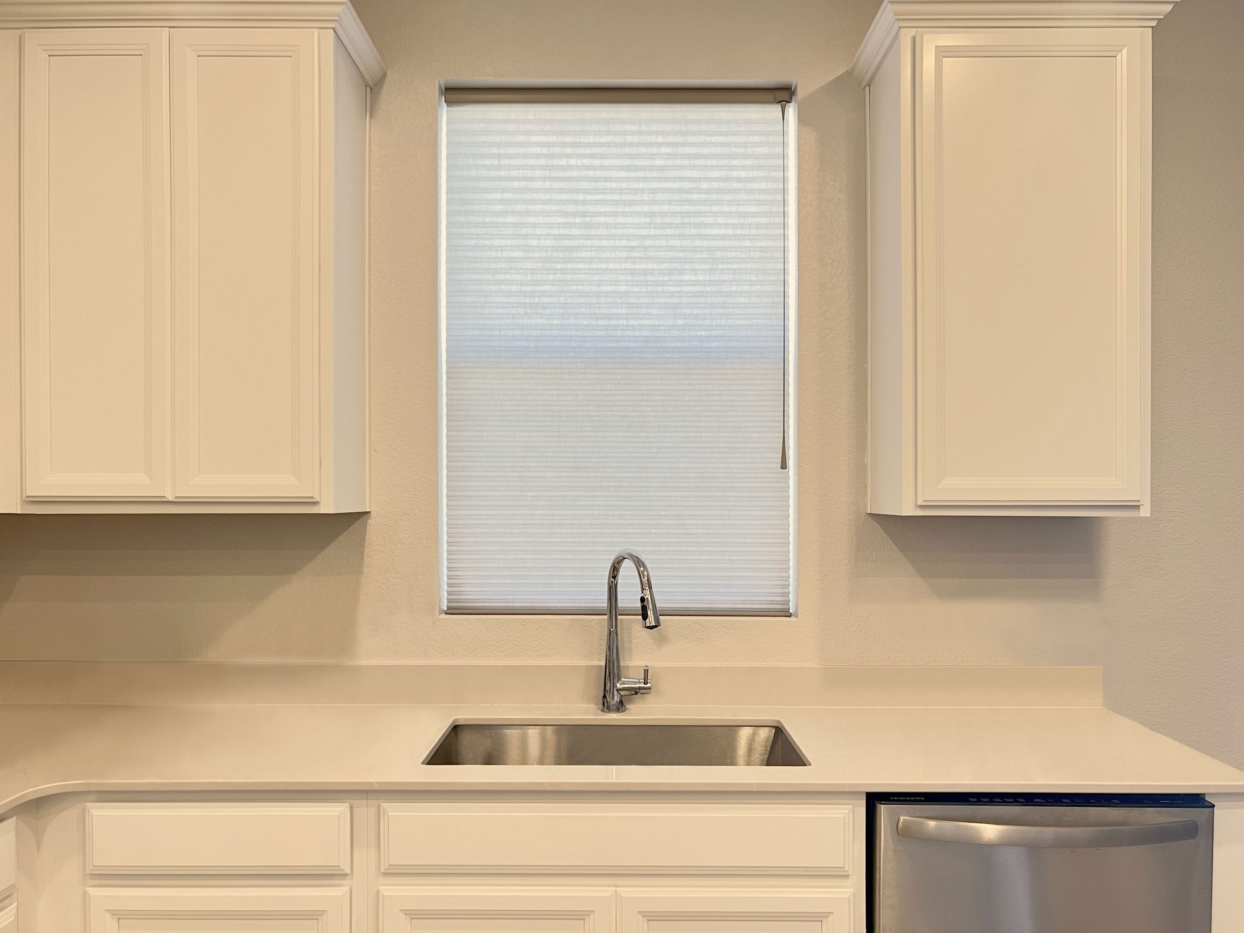 Hunter Douglas Duette Cellular Shades with UltraGlide operation and light filtering fabric in Centennial homes