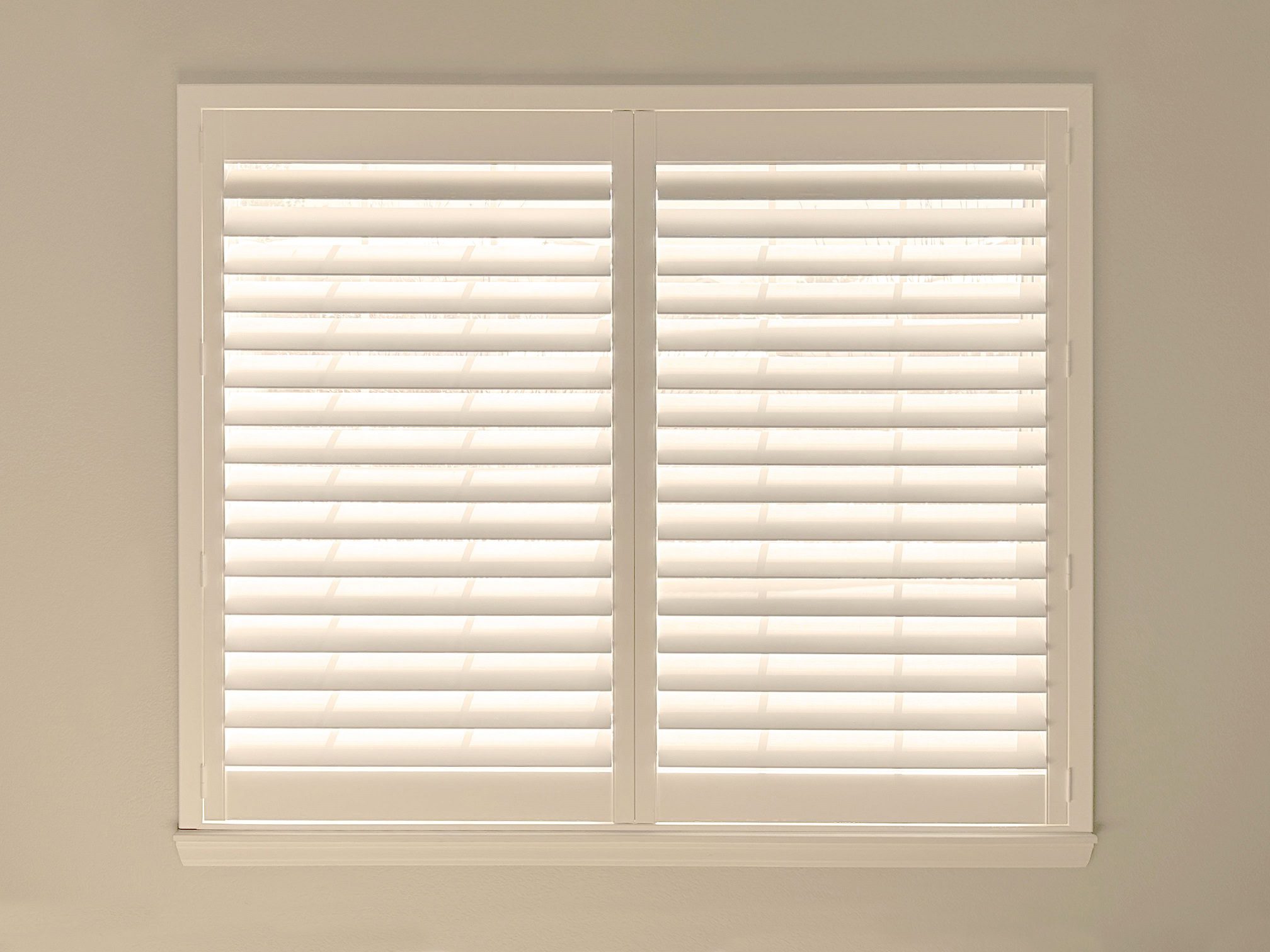 Palm Beach™ Polysatin™ Shutters with HiddenTilt™ and Z-Frame for Boulder homes