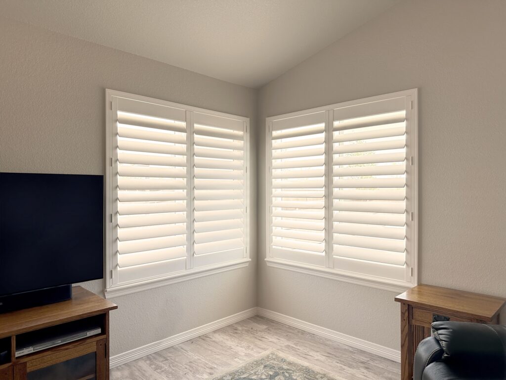 Hunter Douglas Palm Beach Polysatin Shutters with Hidden Tilt and Z Frame design for Colorado homes