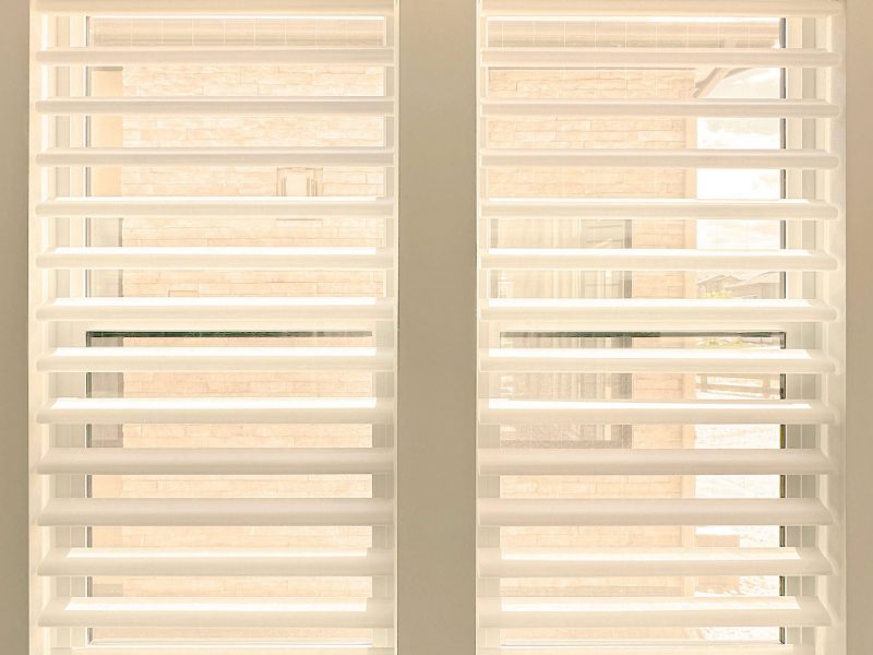 Hunter Douglas Pirouette Privacy Sheers with PowerView Automation and Light Filtering Fabric for Littleton Home